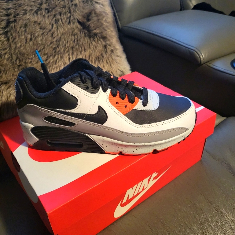 Big Kids Boys Size 5 Nike Air Max